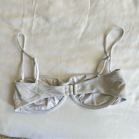 Frankie’s Bikinis white ribbed bikini top - Picture 2 of 3